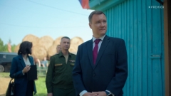 ����� ����